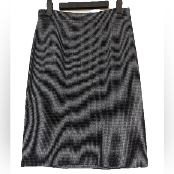 NWOT St. John Wool Blend Pencil Skirt Navy check Size 2, workwear,designer, - Picture 1 of 7